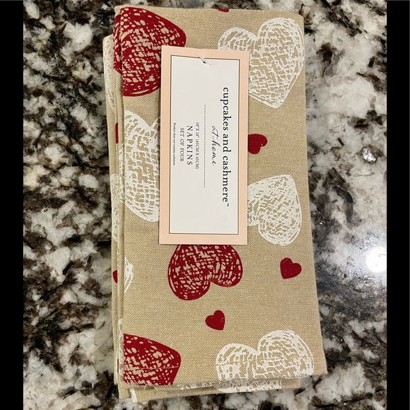 Cupcakes and Cashmere Set of 4 Napkins